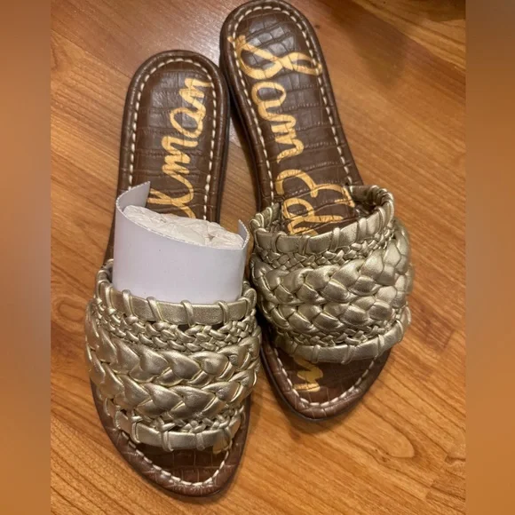 Sam Edelman giada gold *brand new* never worn. Not for people with wide feet. - Picture 1 of 3